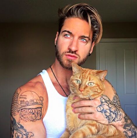 meow hot model loves his adorable cat